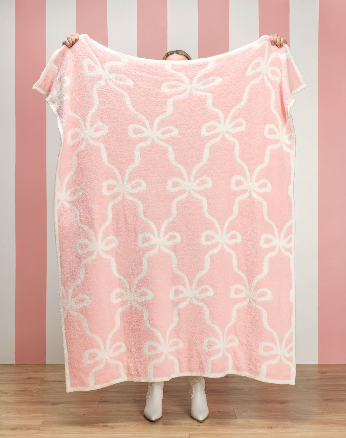 Mud Pie Blush Bow Chenille Blanket