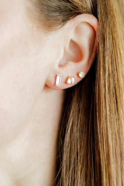 Helen Gold Screwback Stud Earrings