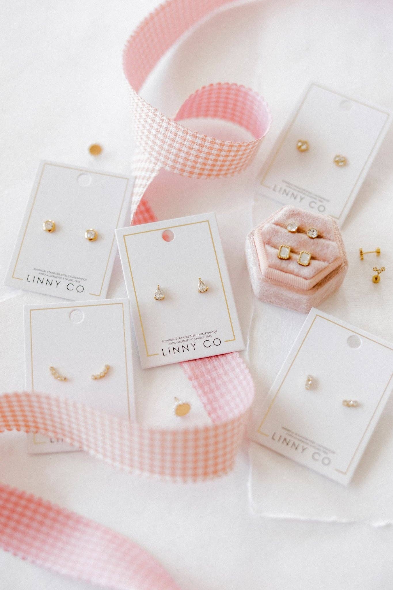 Madison Screwback Stud Earrings
