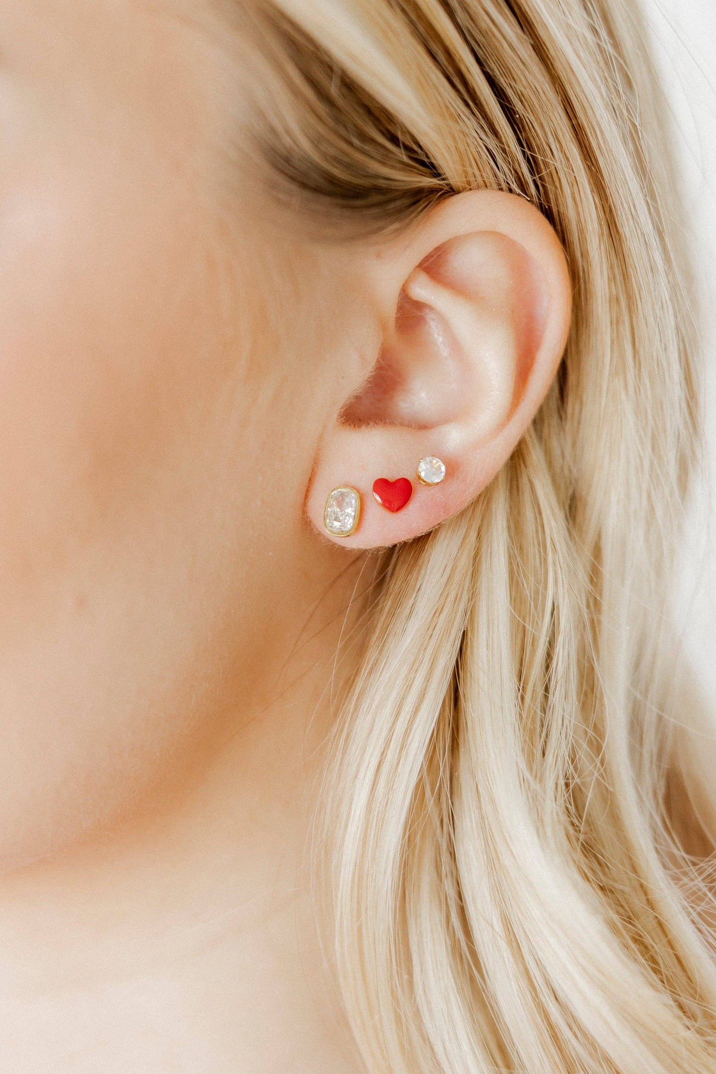Helen Gold Screwback Stud Earrings