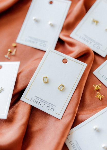 Madison Screwback Stud Earrings