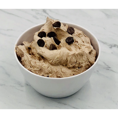 Chocolate Chip Cookiedough Cheesecake Dip